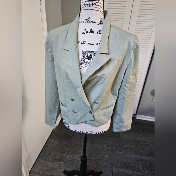Hagenfield cropped green blazer - Picture 1 of 7